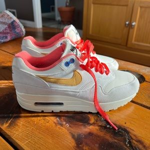 Nike Air Max 90, Women’s Size 8